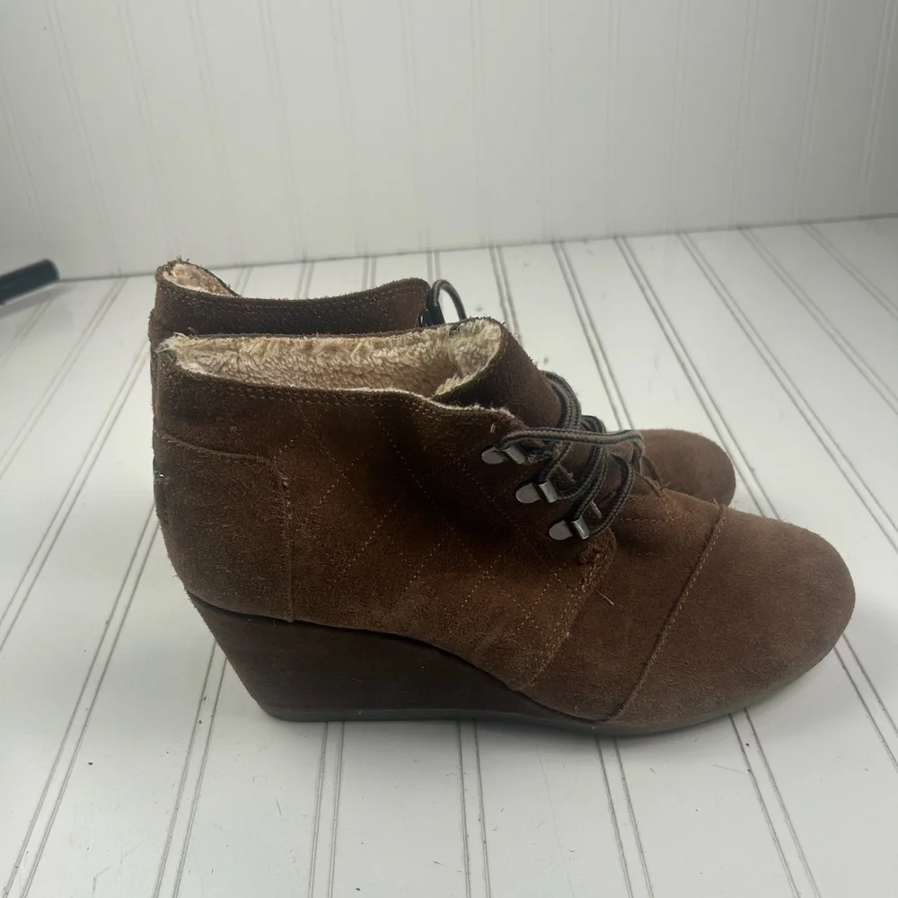 Tom’s Chocolate Brown Suede Desert Wedge Ankle Boots Women’s Size 8.5
